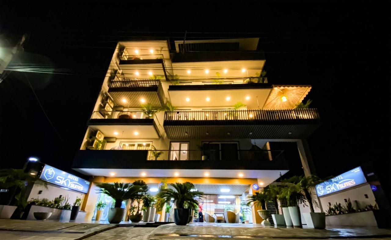 Sky Suites คูร์เคาน์ ภายนอก รูปภาพ