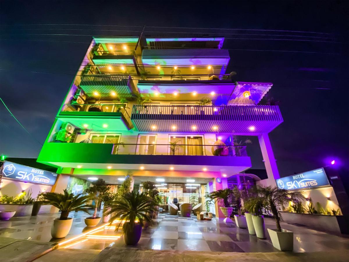 Sky Suites คูร์เคาน์ ภายนอก รูปภาพ