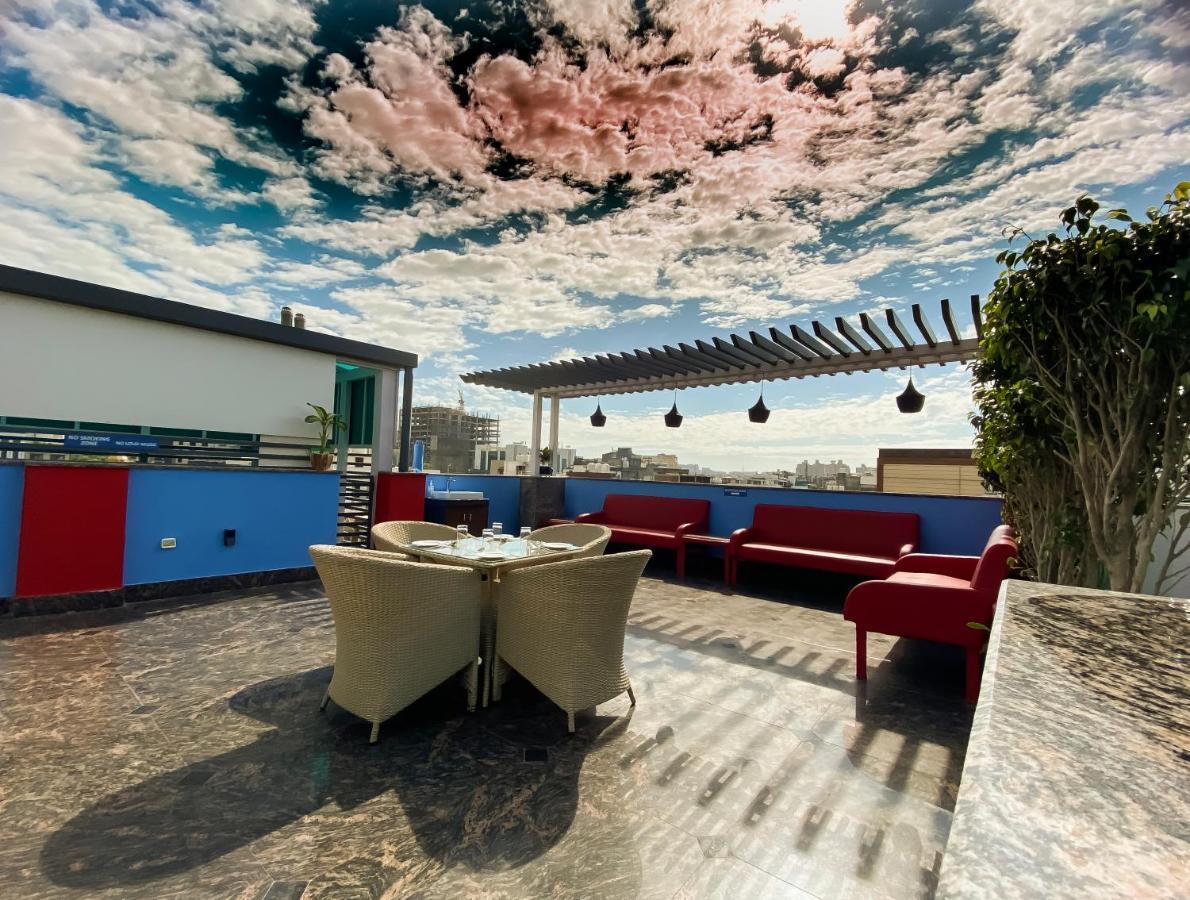 Sky Suites คูร์เคาน์ ภายนอก รูปภาพ