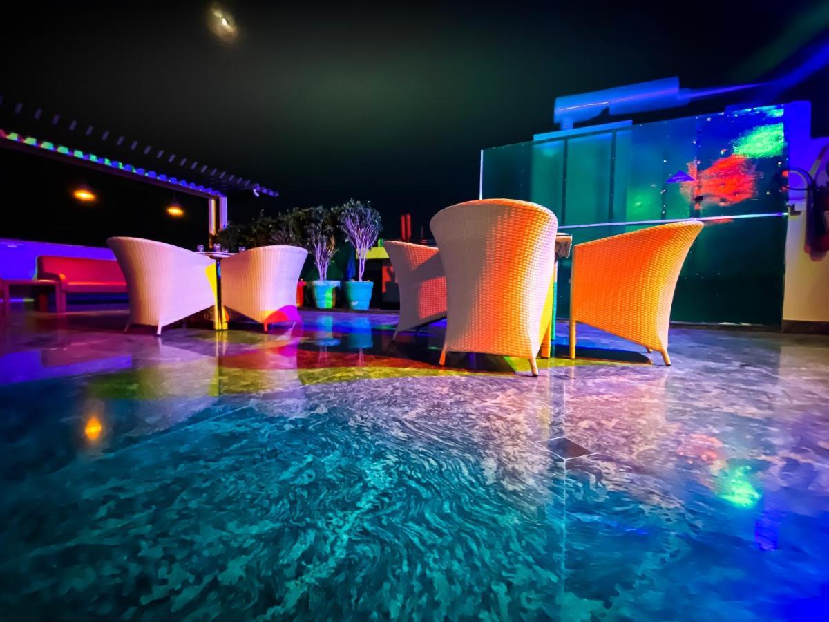 Sky Suites คูร์เคาน์ ภายนอก รูปภาพ