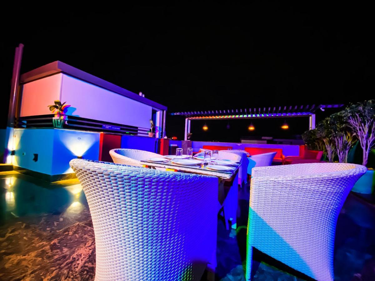 Sky Suites คูร์เคาน์ ภายนอก รูปภาพ