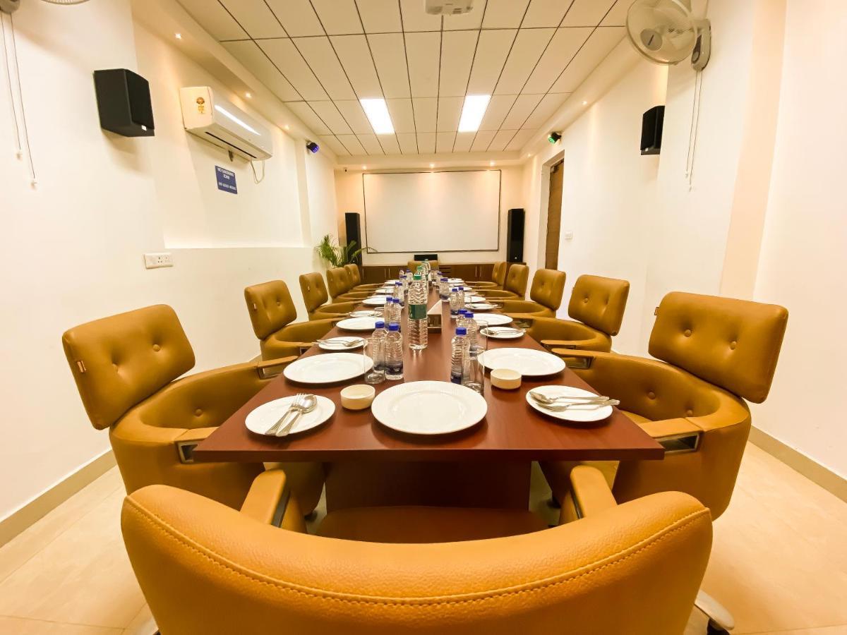 Sky Suites คูร์เคาน์ ภายนอก รูปภาพ
